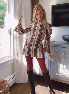 Mod Look 1960s, 60s Fashion French, Girly Womens Outfits, 60s Tights Outfit, 60s Housewife Fashion, Feminine 60s Style, Mod 70s Fashion, 70s Semi Formal, 1960s Winter Outfits