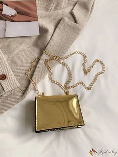 BirdinBag - Compact Metallic Letter Square Bag with Chain Strap Bag With Chain, Chain Pattern, Details Pictures, Inch Bag, Plain Style, Bag Bag, Square Bag, Gold Details, Chain Strap