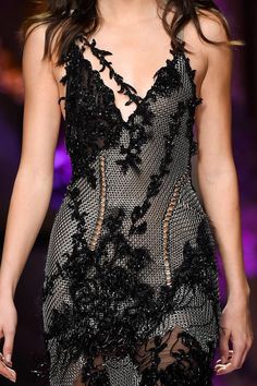 2015 Couture, Night Court, Versace Couture, Atelier Versace, Scarf Women Fashion, Looks Party, Fashion Portfolio, Couture Details, Fall 2015