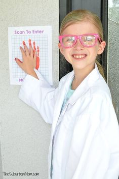 Science Birthday Party Decorations, Science Party Food, Lab Party, Science Party Favors, Science Party Decorations, Science Themed Party, Science Birthday Party Ideas, Scientist Birthday Party, Project Mc