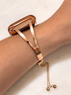 42mm/ 44mm Stainless Steel. Adjustable. Stainless Steel Bracelet Strap Apple Watch Band, Modern Digital Watch With Adjustable Bracelet Strap, Modern Digital Watch With Bracelet Strap, Modern Adjustable Digital Watch With Bracelet Strap, Rose Gold Apple Watch, Gold Apple Watch, Gold Apple, Apple Watch, Gold Bracelet