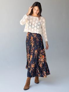 Hanna Convertible Maxi Skirt - Navy Red Bouquets-view 1 Red Bouquets, Maxi Skirt Outfits, Natural Life, Style Mistakes, Bohemian Clothes, Mode Inspiration, Outfit Casual, Outfits Casuales, Modest Outfits