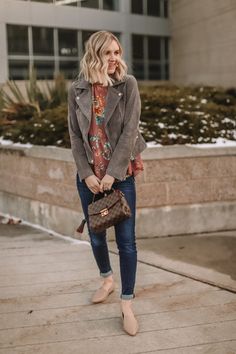 Outfit Dressy Casual, Short Blonde Bob, Burgundy Hat, Short Blonde Bobs, Outfits Styling, 3 Ways To Wear, 2020 Style