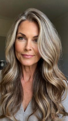 💅 Luxurious Shoulder Length Hair 40s Hairstyles for Women Over 40 Inspiration Elegant Long Hairstyles, Partial Updo, Long Hairstyles For Women, Long Hair Highlights, 40s Hairstyles, Long Layered Bob, Hairstyle Long, Subtle Balayage, Hairstyles For Women Over 50