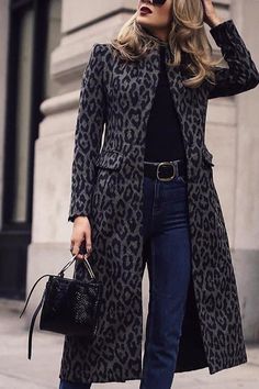 Mode Over 50, Long Sleeve Coat, Long Sleeve Outerwear, Long Sleeves Coats, Winter Trends, Looks Style, Coat Fashion