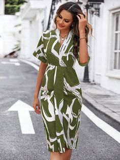 Female Office, Quarter Sleeve Dress, Shein Dress, Office Dresses, Spring Women, Looks Chic, Hem Dress, Batwing Sleeve, V Neck Dress