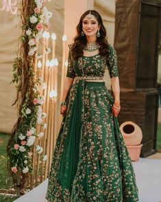 Stylish Frocks, Statement Shirts, Fashionable Tops, Mehendi Outfits, Pakistani Couture, Salwar Kamiz, Stylish Wardrobe, Desi Clothes, Pakistan Fashion