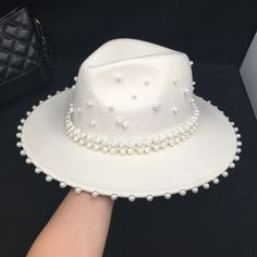 Rhinestone Hats, Nancy Isime, Sombrero Cowboy, Easter Hats, Tea Party Hats, Elegant Hats, Fancy Hats, Church Hats, White Outfit