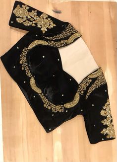 Black Blouse Embroidery Designs For Saree, Velvet Blouse Work Designs, Bridal Work Blouses, Black Embroidered Blouse, Blouse Designs Catalogue, Aari Blouse