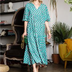 Print Three Quarter Puff Sleeve Maxi Dress Puff Sleeve Maxi Dress, Milly Dress, Embroidered Lace Dress, Red Evening Dress, Convertible Dress, Comfy Dresses, Printed Shirt Dress, Maxi Dress Evening, Sleeve Maxi Dress