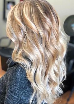 Blonde Hair Color Ideas For Spring, Vanilla Blonde Highlights, Women's Hairstyles, Hair Affair, Hair Envy