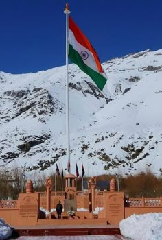 Indian Tricolour at the highest altitude at Drass, Kargil War Memorial Indian Flag Pic, Freedom Fighters Of India, Independent Day, Indian Army Wallpapers, Indian Army Special Forces, Indian Flag Images, Happy Independence Day India, Republic Day India