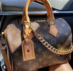 Jewerly Bag, Canvas Messenger Bag, Louis Vuitton Accessories, Burberry Handbags, Nike Fashion, Chloe Bag, Handbags Online, Replica Handbags