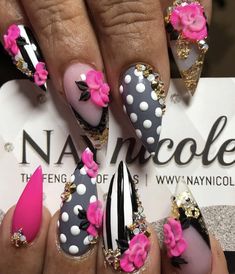 Black And White Nails Coffin, Nail Designs Flowers, White Nails Coffin, Pretty Nail Designs Acrylics, Gel Nails Long, Grey Nail, Black And White Nails, Pink Polkadot, Grey Nail Designs