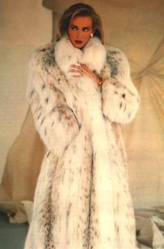 Look 80s, Fur Outfit, Rebecca Ferguson, Fabulous Furs, Hippie Look, Vintage Fur, White Fur, Moda Vintage, Fur Fashion