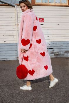 Mode Harajuku, Pink Fur Coat, Faux Coat, Valentine's Day Outfit, Red Hearts, Rilakkuma, Look Vintage