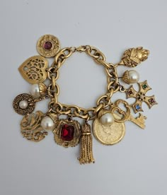 Vintage 1980s French Etruscan Couture Matte Gold Toned Charm Bracelet. Estate | eBay Old Woman Jewelry, Vintage Italian Bracelet, 1980’s Jewelry, Statement Jewelry Gold, Gold Streetwear Jewelry, Fine Jewelry Gold, Gold Jewelry Styling, All Gold Jewellery, Unique Jewelry Vintage Antiques