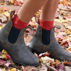 Rugged yet supremely comfortable, the Women’s Blundstone 1677 Heeled Boots add an edgy vibe to your outfit. Sling Pack, Boot Accessories, Slipper Sandals, Your Outfit, Slipper Boots, Sweater And Shorts, Boot Sandals, Chelsea Boots, Spring Fashion