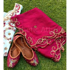 Dupatta Collection, Punjabi Suit Boutique, Dupatta Design, Silk Kurti Designs, Punjabi Suits Designer Boutique, Embroidery Suits Punjabi, Trendy Suits