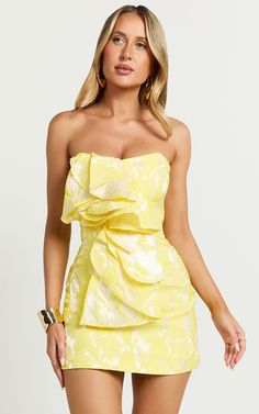 Amalie The Label - Frederika Strapless Ruffle Detail Jacquard Mini Dress in Yellow Bold Hoco Dresses, Frosh Dresses, Brunch Dresses, Tb Dress, Sunset Party, Jacquard Mini Dress, Semi Dresses, Cute Formal Dresses, School Dance Dresses