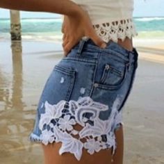 Beautiful High Waist Casual Blue Denim Short Lace Crochet Please See Pics For The Measurements Before Buying. Summer Outfits Tank Tops, Fashion For Teens, Floral Denim Shorts, Lace Denim Shorts, Summer Shorts Denim, Summer Outfits For Teens, Tank Top Outfits, Sabo Skirt, Floral Denim