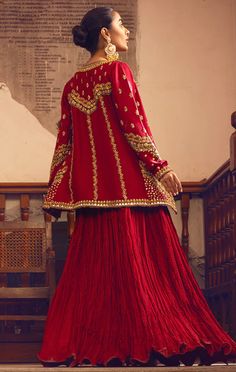 Bride Sister Dress Pakistani, Crush Fabric, Workouts Women, Bling Makeup, Pakistani Party Wear Dresses, Blouse Tops Designs, Afghan Jewelry, Dress Book, Sisters Dress