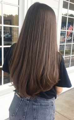 Brown Hair With Long Layers, Long Round Layers, Hair With Long Layers, Round Layers, Long Hair Images, Simple Hairstyle, Brown Hair Looks