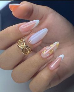 me ajudem salvando o pin ❤️ 😍 White Gold Nails Almond, Pink And Gold Almond Acrylic Nails, Almond Gold Foil Nails, Gold Detail Nails Almond, Nails Long Feuille D’or, 50th Wedding Anniversary Cakes, Beginner Henna Designs, Wedding Anniversary Cakes, Korean Nails