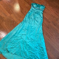 Vintage Y2k Satin Slip Dress Light Seafoam Aqua Green Color Beads & Sequins Elegantly Encircle Bodice Hidden Zipper At Back Flattering Detail Of Ruching At Back Full Maxi Length Wrinkled From Storage Straps Have Snap Buttons To Remove And Convert To Strapless Style If You So Desire! Fully Lined Great Vintage Condition - Slightest Signs Of Wear Throughout With A Small Mark Quite Unnoticeable Mark On Front And Back Full Maxi Length Length (Taken From The Top Of The Bust & Not Including Straps) 53. Silk Dress Strapless, Parisian Dress, Aqua Green Color, Slip Dress Y2k, Y2k Dress, Green Aqua, Vintage Slips, Color Beads, Silk Slip Dress