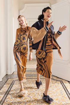 La DoubleJ Resort 2025 Fashion Show | Vogue Boutique Design, Resort Wear, Swing Dress, Sustainable Fashion, Winter Fashion, Fashion Show, Ready To Wear