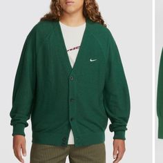 Nwt Nike Sb Skater Cardigan S. Green. Tpsl1 White Nike Hoodie, White Hooded Sweatshirt, Vintage Nike Sweatshirt, The Cardigans, Nike Sweaters, Nike Pullover, Nike Sweater, Swoosh Logo, Nike Sweatshirts