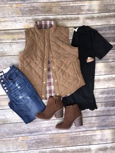 Utility Vest Outfits For Women, Brown Vest Outfit, Quilted Vest Outfit, Western Winter, Vest Outfits For Women, Trendy Boutique Clothing, Casual Chic Outfits, Vest Outfit