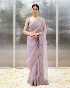 Farewell Saree, Mrunalini Rao, Sarees For Girls, Simple Saree Designs, Latest Dress Design, Fancy Sarees Party Wear, Saree For Women, Simple Sarees, Indian Fashion Saree