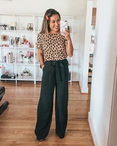 Woman Teacher Outfits, Business Casual Outfits Target, Leopard Print Tshirt Outfits, Teacher Causal Outfits, Petit Fashion For Women, Work Outfits Women School, Short Sleeve Teacher Outfits, Teacher Outfits Wide Leg Pants, Leopard Shirt Outfit Work