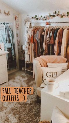 Fall Teacher Outfits, Spring Bedroom Decor, Home Office Closet, Bachelorette Pad, Spring Bedroom, Apartment Decorating On A Budget, Cute Bedroom Ideas