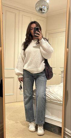 Outfits With Gray Shirt, Cozy Sweater Outfits, Looks Jeans, Causual Outfits, Cozy Sweater, Outfit Inspo Fall