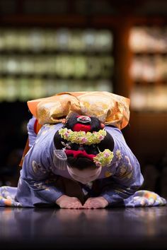 Maiko's bow, Kyoto, Japan 京都東山花灯路(八坂神社舞殿) | Takeshi Arima We Are The World, Kyoto Japan, Japanese Outfits, Japan Art