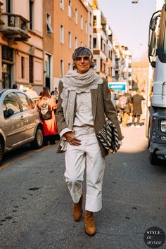 Ana Gimeno Brugada Archives - STYLE DU MONDE | Street Style Street Fashion Photos Hippie Street Style, Minimalist Street Style, Real Fashion, Mode Hippie, Milan Street Style, Nyfw Street Style