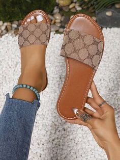 Summer Brown, Elegant Pattern, Slides Women, Holiday Style, Summer Style Casual, Casual Flats, Sandal Fashion, Kids Beachwear