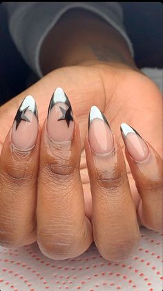 Black Chrome Tip Nails, Don Toliver Nails, New York Nails Aesthetic, Prom Nails Black Dress, Glam Rock Nails, Nails For New York, Prom Nails With Black Dress, Black Chrome Nails Designs, Chrome Nails Black