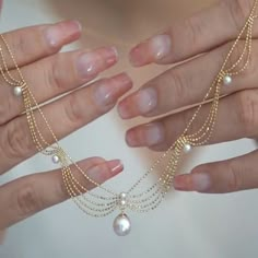 Ethereal Jewelry, Dope Jewelry, Classy Jewelry, Lily Rose Depp, Freshwater Pearl Necklace, Fancy Jewellery, Jewelry Lookbook, Fancy Jewelry, Fantasy Jewelry