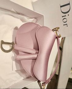 #follow #bags #handbags #designer #dior #purses #blogging #blogger #blog #fashion #style Tas Lv, Kutek Disney, نظارات شمسية