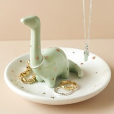 GIFT Dinasaur Jewellery Dish Dinosaur Jewelry Holder, Cool Ceramic Pieces, Ceramics Jewelry Dish, Jewellery Dish Clay, Clay Dishes Diy Jewelry Holder, Ceramic Jewellery Holder, Dinosaur Ceramics, Diy Clay Decor, Small Pottery Ideas