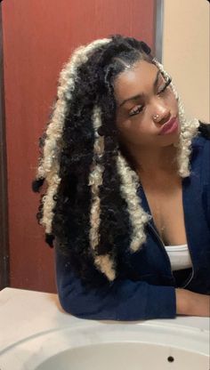 Puffy Butterfly Locs, Short Jumbo Butterfly Locs, Butterfly Locs On Dark Skin, Blonde Butterfly Locs Black Women, Brown And Black Butterfly Locs, Fairy Locs Hairstyle, Butterfly Locs Black And Blonde, Brown And Blonde Butterfly Locs, Blonde And Black Butterfly Locs