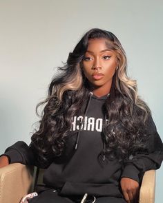 Blonde Weave Sew In Black Women, Dark Skin Colored Hair, Blonde Sew In, Skunk Hair, Skunk Stripe, Sew Ins, Hair Weave, Black Girls Hairstyles, Aesthetic Hair