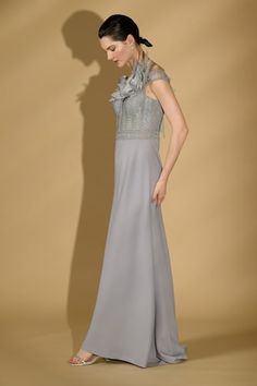 Grey padded gown basket weave pattern bodice with 3D structured flowers and A-line bottom silhouette with trail. - Aza Fashions Elegant Ruffled Dress For Reception, Elegant Ruffled Gown For Reception, Elegant Dress With Detachable Train For Reception, Grey Gown, Basket Weave Pattern, Gown For Women, Ladies Gown, Weave Pattern, Gowns Online