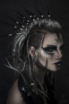 Beast And Beauty, Fantasy Make-up, Viking Costume, Viking Hair, Smink Inspiration, Viking Woman