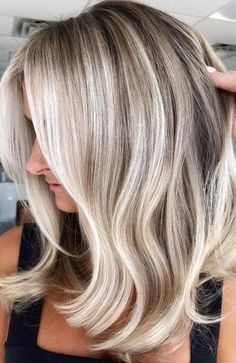 Icy Blonde Highlights, White Blonde Highlights, Platinum Blonde Balayage, Platinum Blonde Highlights, Red Blonde Hair, Balayage Blond, Brown With Blonde Highlights