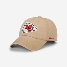 Kansas City Chiefs Khaki Primary Logo Casual Cap FOCO - FOCO.com Nfl Caps Hats, Kansas Chiefs, Nfl Teams Logos, Nfl Logo, Logo Display, Casual Cap, Casual Hat, National Football League, Nfl Teams