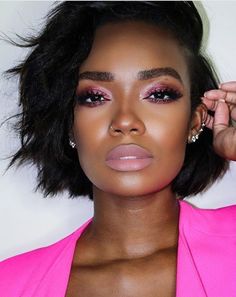 30 Best Hairstyles for Big Noses (Our Top Picks) - Womeninspiredseries Pink Makeup Looks, Mekap Mata, Makeup For Black Skin, Short Sassy Hair, Smink Inspiration, Sassy Hair, Hairstyles For Black Women, Hair Crush